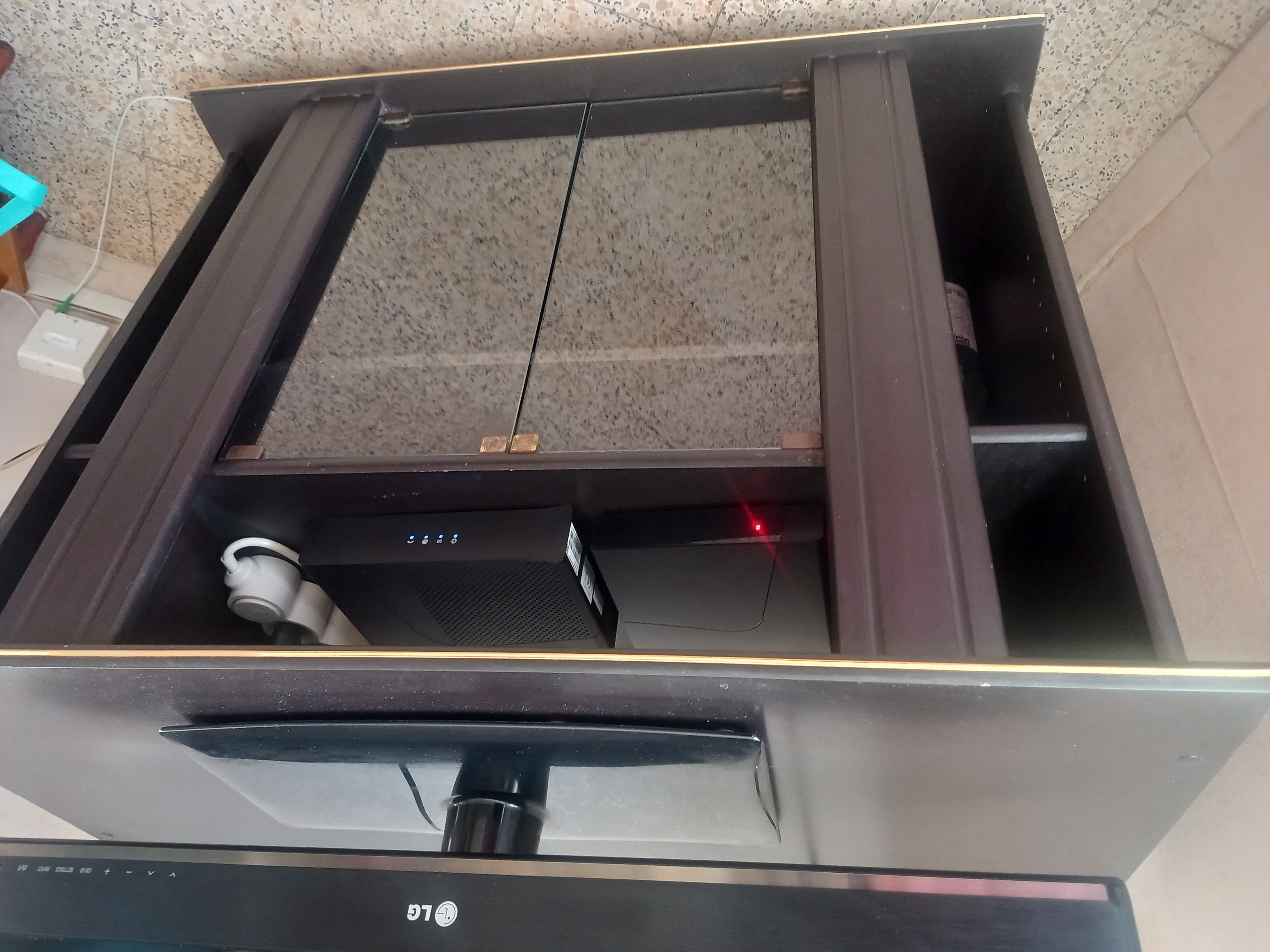 joli petit meuble pour tel� 50 Martigues (13)