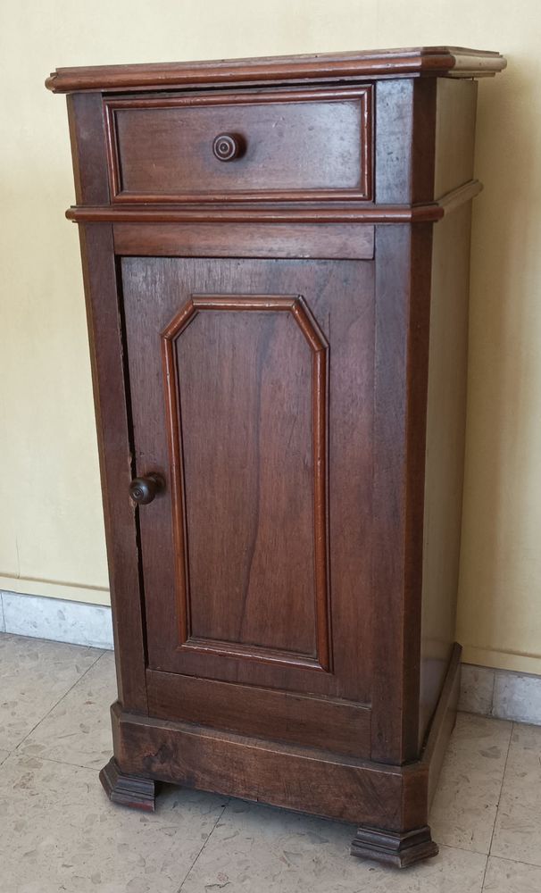 Joli petit meuble ancien en bois avec un tiroir + placard 40 N�mes (30)