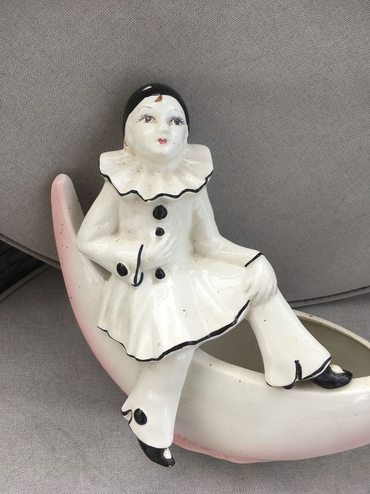 Joli  pierrot porcelaine 20 Saint-Julien-les-Rosiers (30)