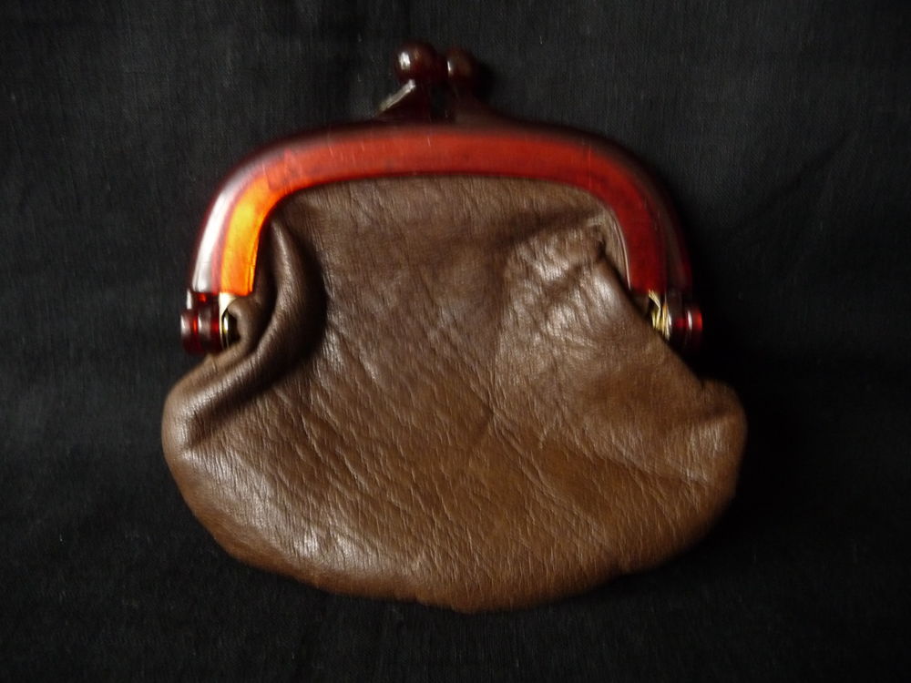 Joli porte monnaie en cuir v�ritable, fermoir bak�lite  clic 4 Mouvaux (59)