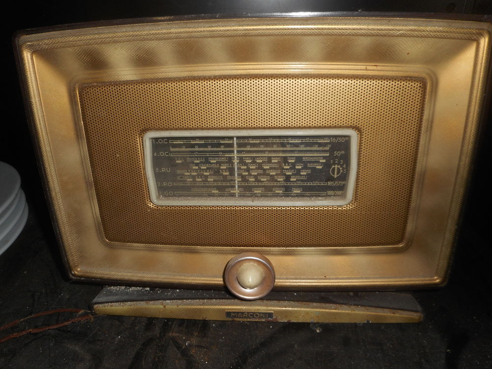 un joli poste arondi radio ancien de marque Path� camera 250 Saran (45)