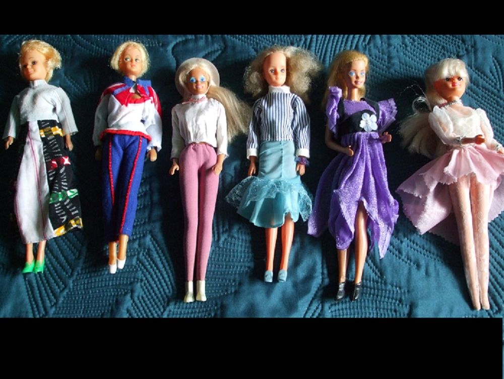 joli lot poup�e BARBIES ET AUTRES 15 Yvrac (33)