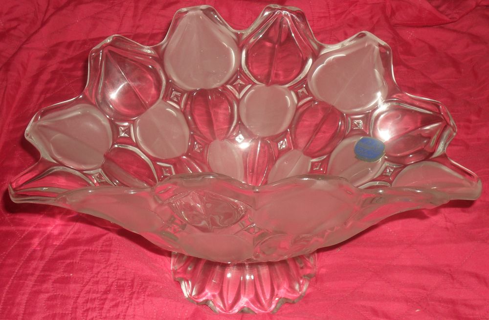  Joli saladier sur pied en verre ou en cristal � d�terminer 30 Montreuil (93)