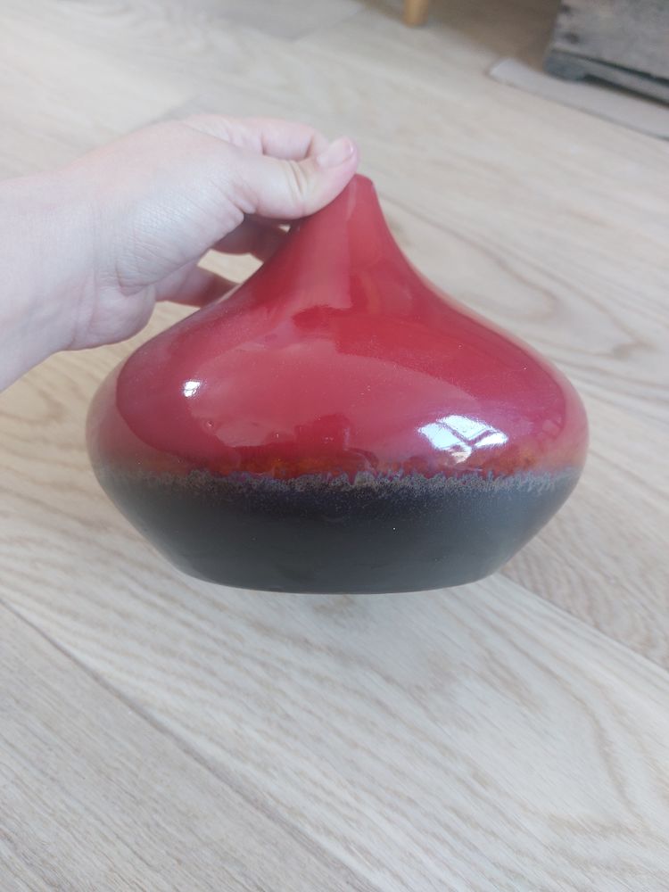 Joli vase rouge 9 Paris 10 (75)