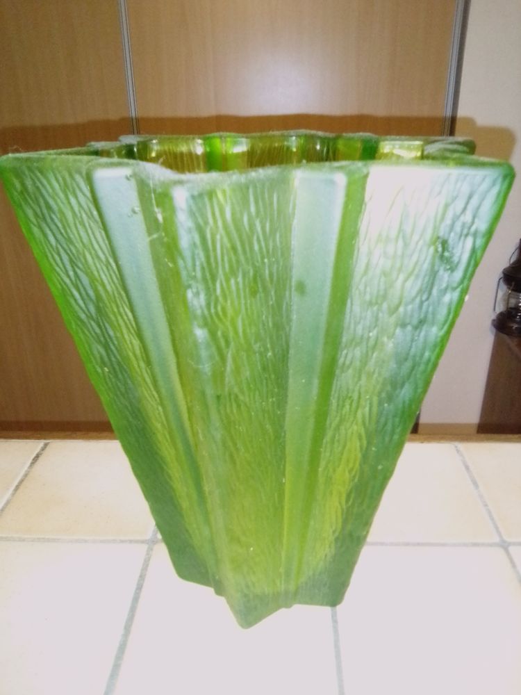 joli vase vert 30 Saint-Jean-de-Liversay (17)