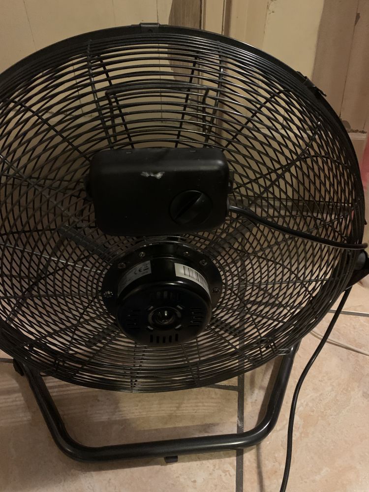 Joli ventilateur noir 35 Mions (69)