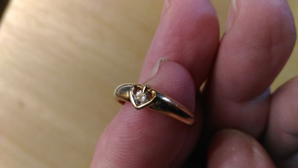 Jolie bague en or 18 k et diamant 260 Mars-la-Tour (54)