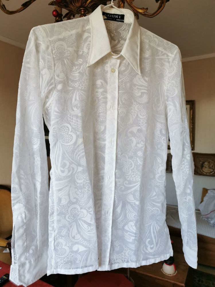 Jolie chemise retro neuve
17 Nantes (44)