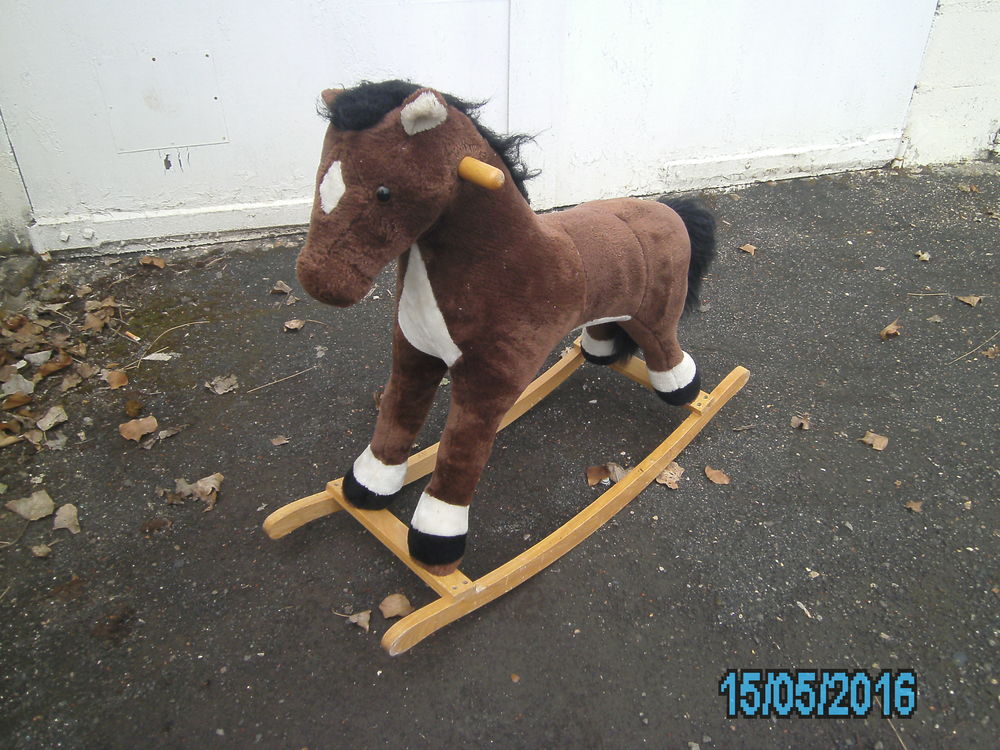 jolie cheval a bascule 15 Nogent-sur-Oise (60)