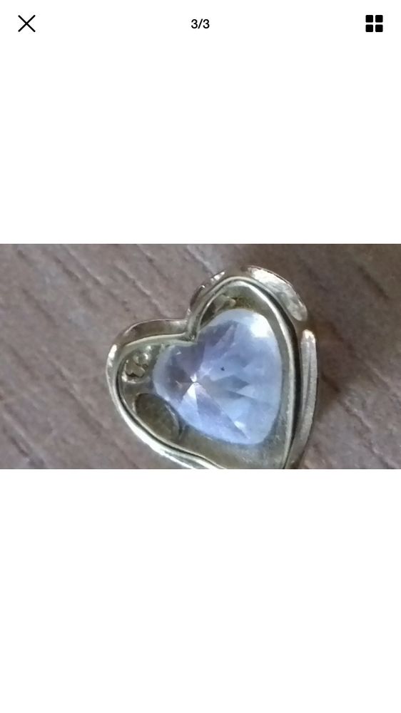 jolie coeur en or 18 carat et sa pierre 40 Lyon 8 (69)