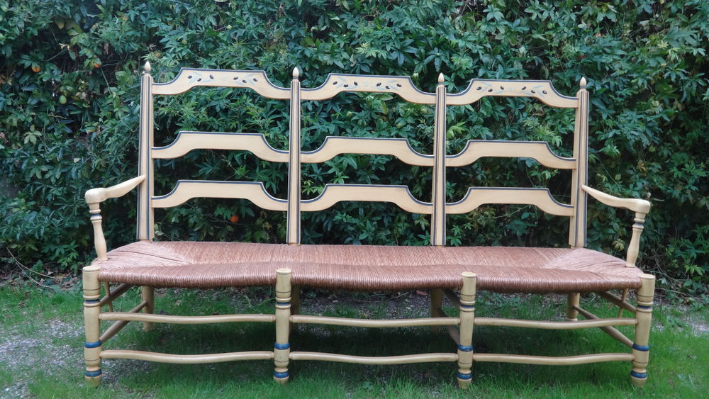 jolie ensemble de meubles proven�al . 300 Avignon (84)