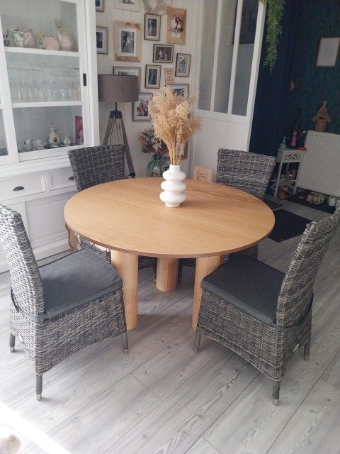Jolie Ensemble NEUF Table  4/ 6 prs + 4 chaises tiss�s 380 Tr�laz� (49)