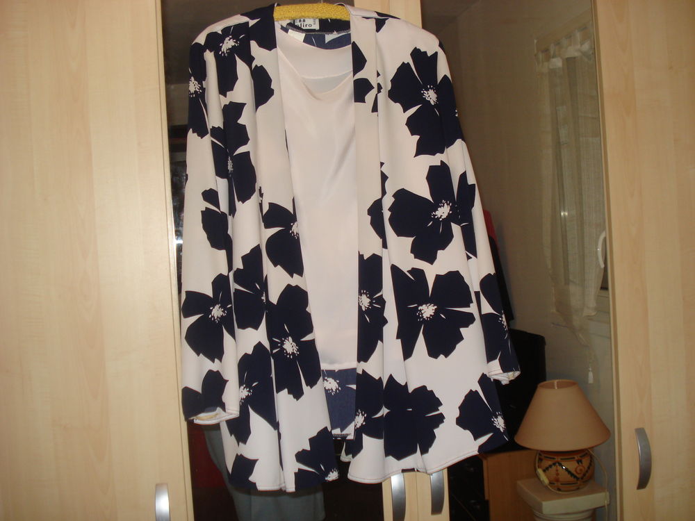 jolie ensemble tres belle qualite  marine et rose tres pale 15 Miramont-de-Guyenne (47)