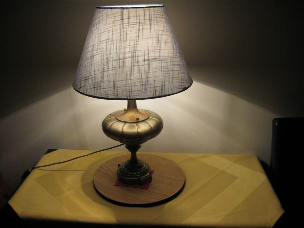 jolie lampe en bronze ancienne 80 Carrouges (61)