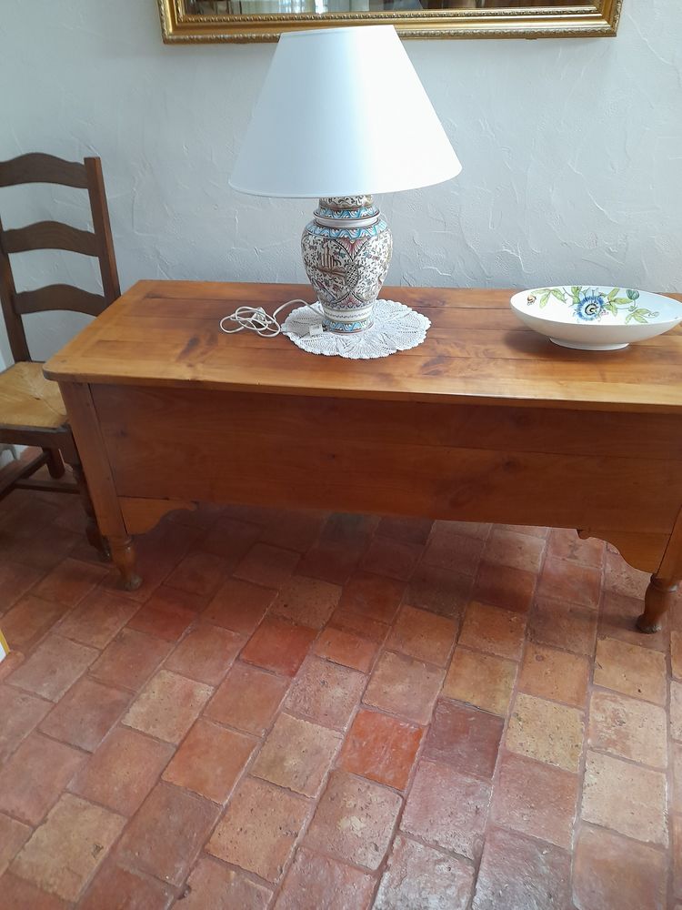 jolie maie ancienne 100 Montmorillon (86)