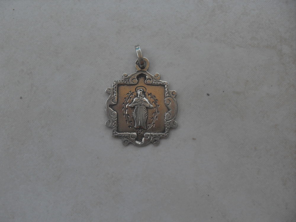 Jolie m�daille religieuse 14 Saint-Germain-au-Mont-d'Or (69)