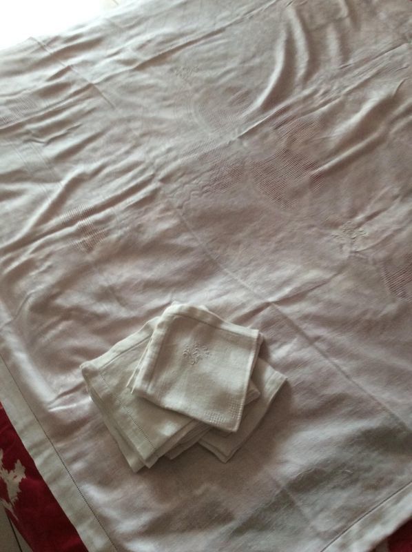Jolie nappe ancienne et ses 10 serviettes 25 Cournonterral (34)