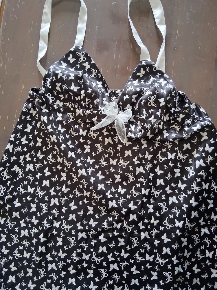 Jolie Nuisette 10 Toulon (83)