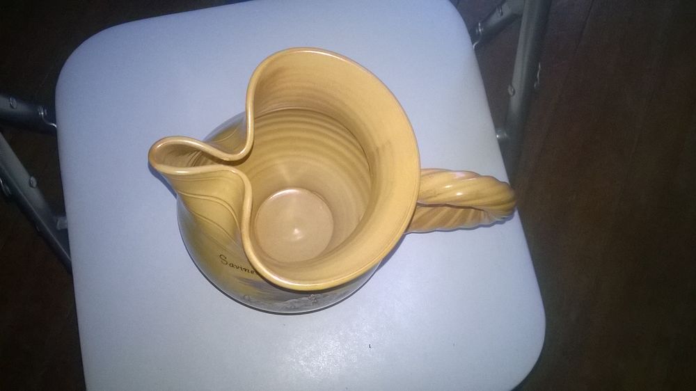 Jolie Pichet � vin ou eau
NEUVE
10 Talange (57)