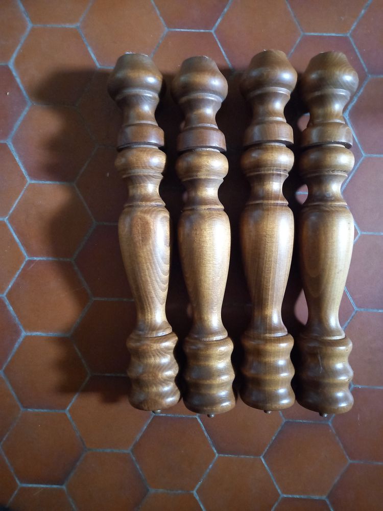 jolie pied moulur� de table basse de salon 20 Chaponost (69)