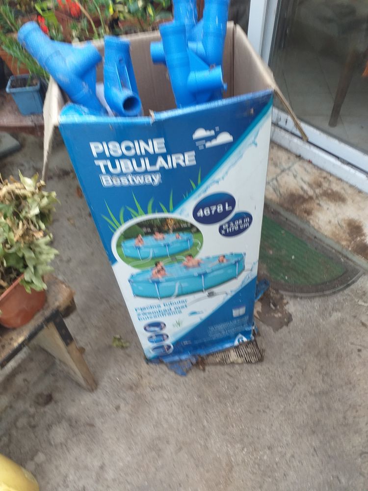 Une jolie piscine 100 Courtisols (51)