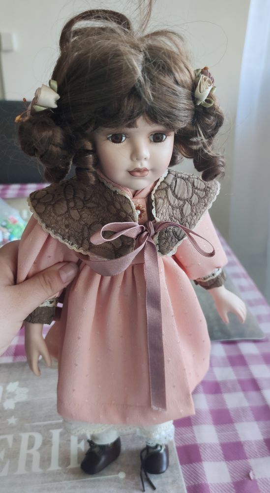 Jolie Poup�e en porcelaine
A d�battre 0 Villiers-le-Bel (95)