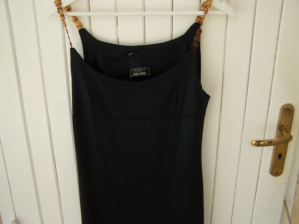jolie robe noire -habillée - infroissable- Tail: 40 Naf Naf  6 Dieppe (76)