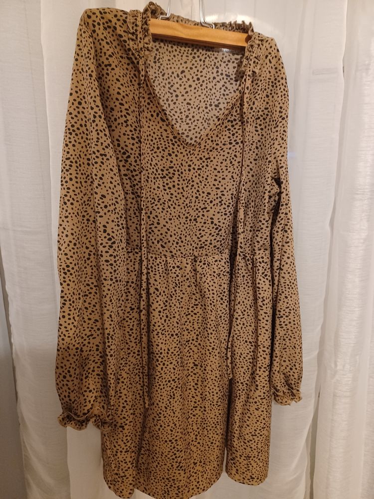 jolie robe taille fronc�e taille avec manches longues 2 Caissargues (30)