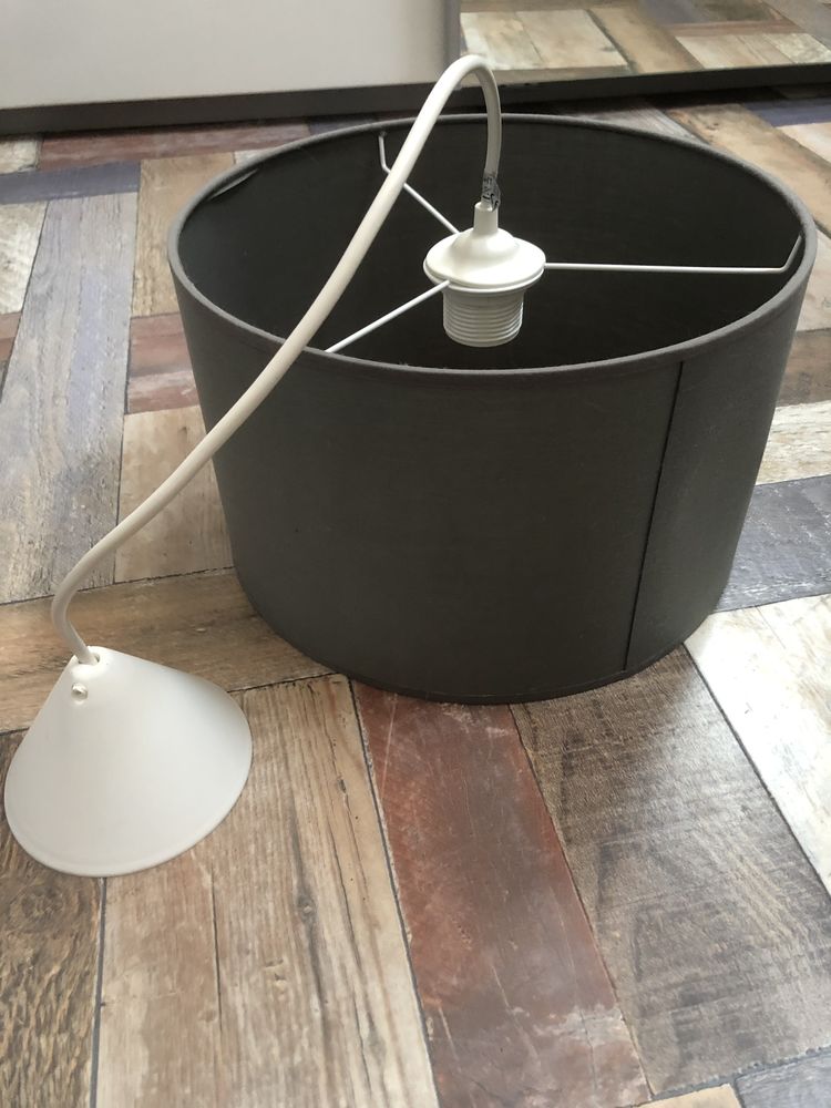 Jolie suspension grise parfait �tat 15 Lizy-sur-Ourcq (77)