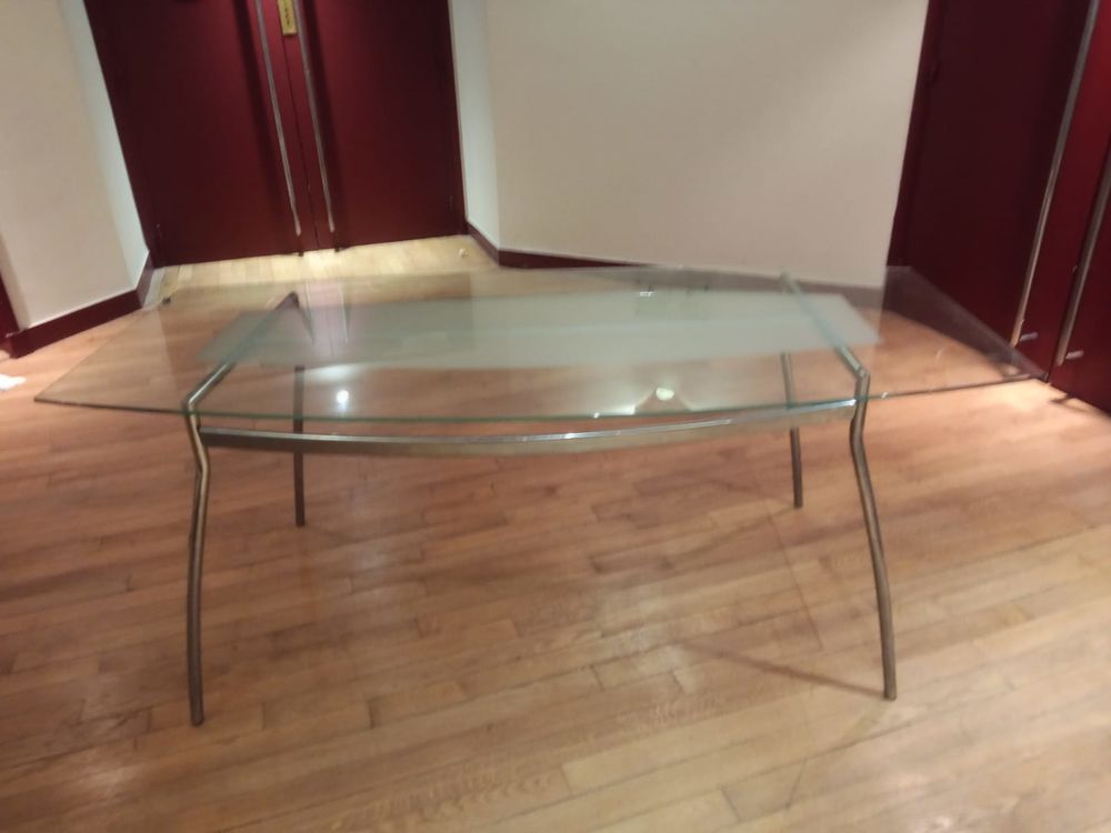 Jolie table verre 180 Paris 16 (75)