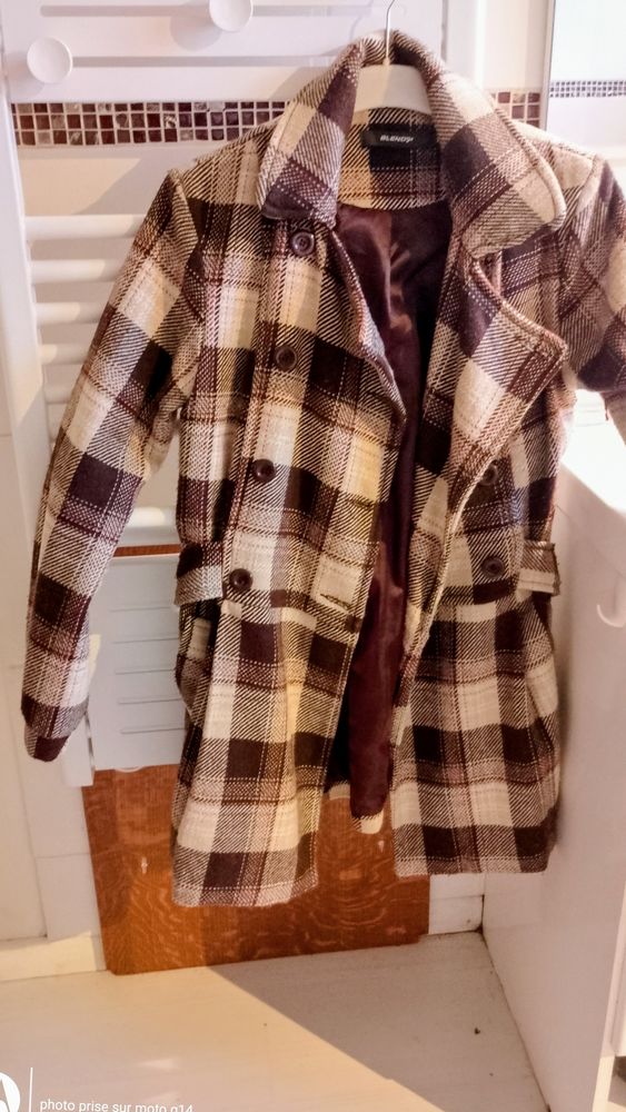 Jolie veste en laine, � carreaux 30 Lavaur (81)