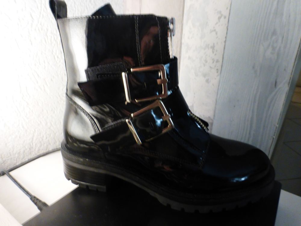 Jolies bottines noires 50 Sainte-Maxime (83)