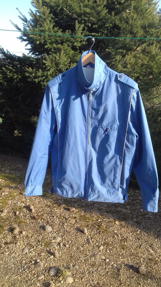 2 jolis blousons hommes styles particuliers taille L 39 Saint-Clair-sur-Galaure (38)