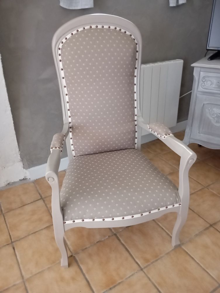 Jolis fauteuils refaits � neuf 65 Montlh�ry (91)
