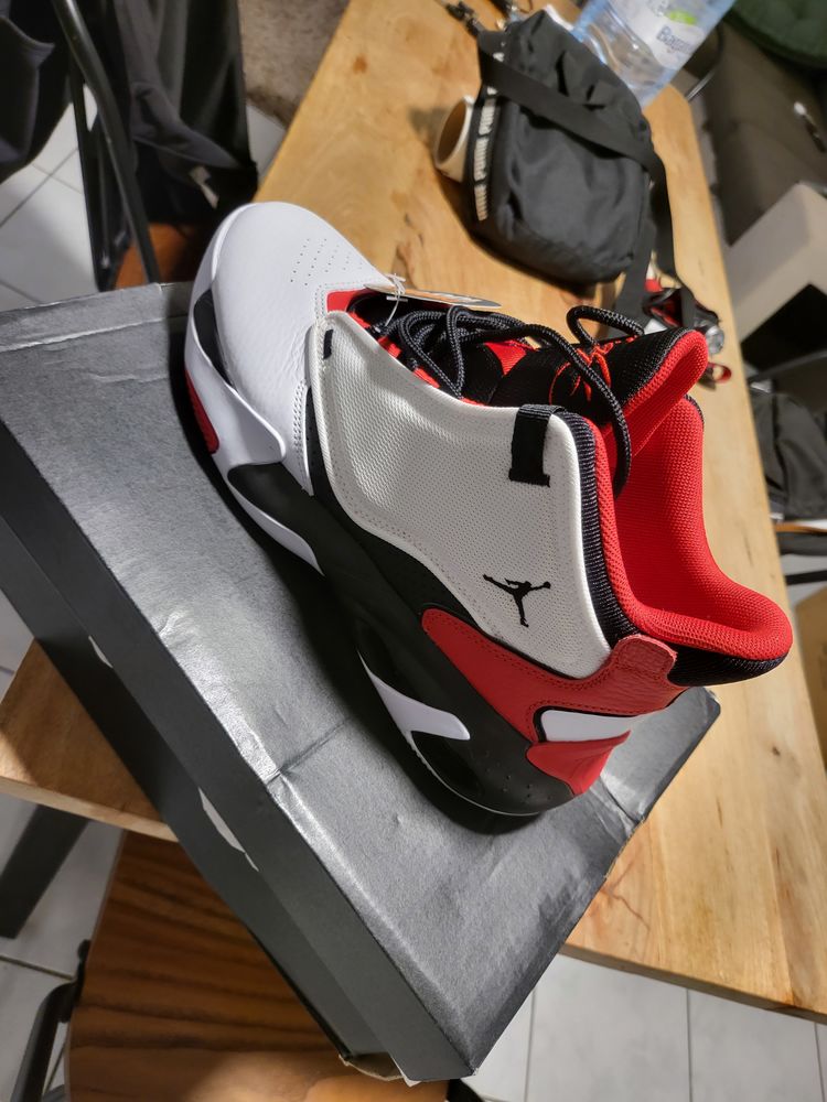 Jordan aura 4 90 Sainte-Suzanne (97)