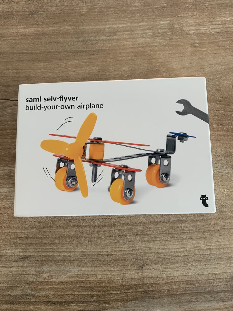 Jouet Kit de construction    Avion   6 Saleilles (66)