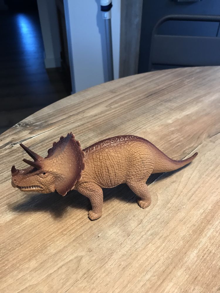 Jouet dinosaure 6 Saleilles (66)