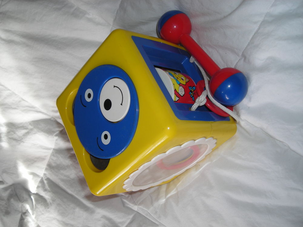 Jouet educatif bas age 0 Neuilly-le-R�al (03)