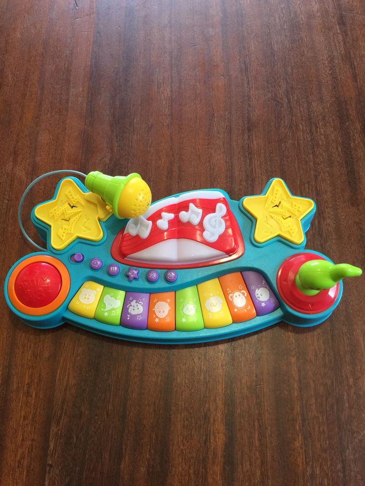 piano et micro jouet
