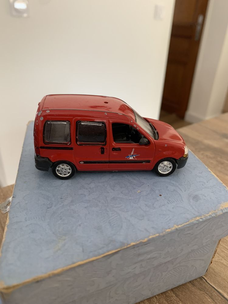 Jouet v�hicule miniature  Solido     Renault ka 3 Saleilles (66)