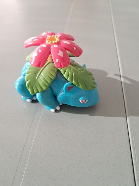 Jouet voiture Pokemon bulbe bizzard manga anime japon Tv goo 4 F�ves (57)