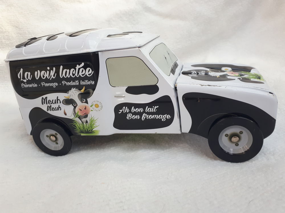 Jouet voiture Renault 4L fourgonnette  La voie lact�e  9 Montigny-Lencoup (77)
