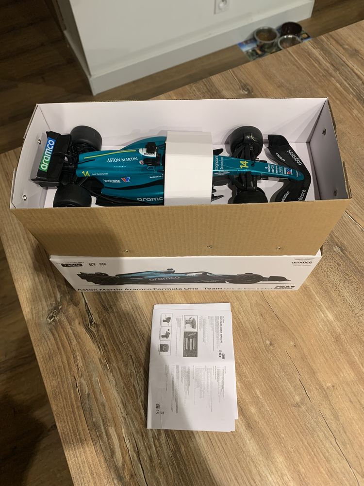 Jouet Voiture t�l�command� F1     Aston Martin 35 Saleilles (66)