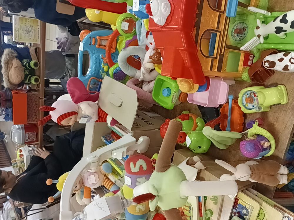 jouets enfants et v�tements 30 Sers (16)