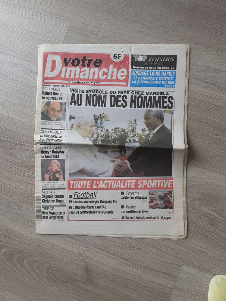Journal Votre Dimanche JOHNNY HALLYDAY � BERCY 8 Montpellier (34)