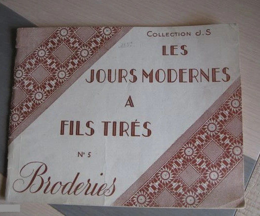Les jours modernes a fils tires n�5 broderies 20 Brem-sur-Mer (85)