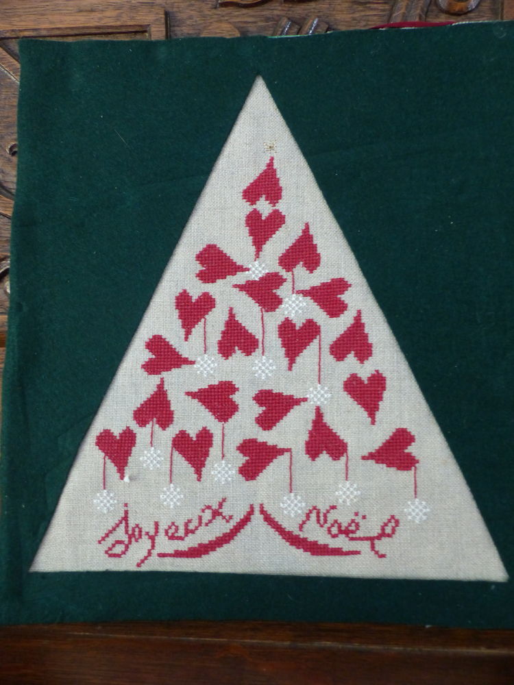   Joyeux No�l  et  ses sapins
au POINT DE CROIX 25 Roclincourt (62)