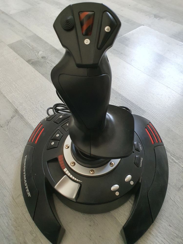 Joystick thrustmaster 20 Ludon-M�doc (33)