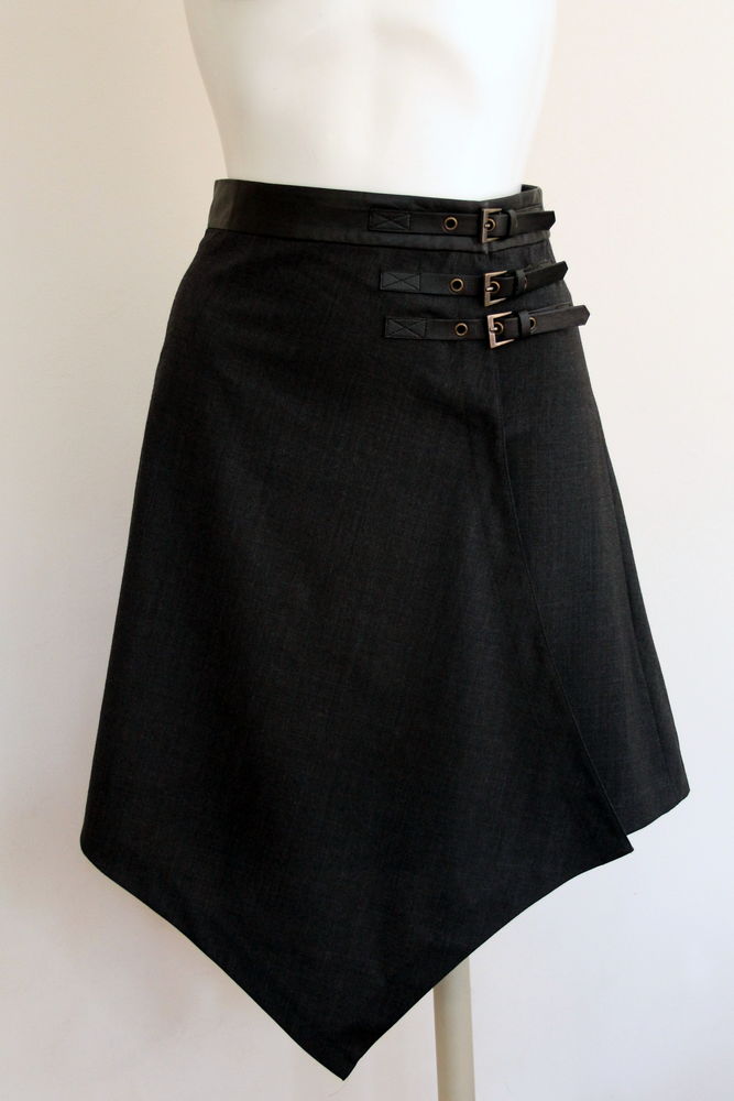 Jupe asym�trique � plis ALEXANDER MCQUEEN T.38 110 Issy-les-Moulineaux (92)