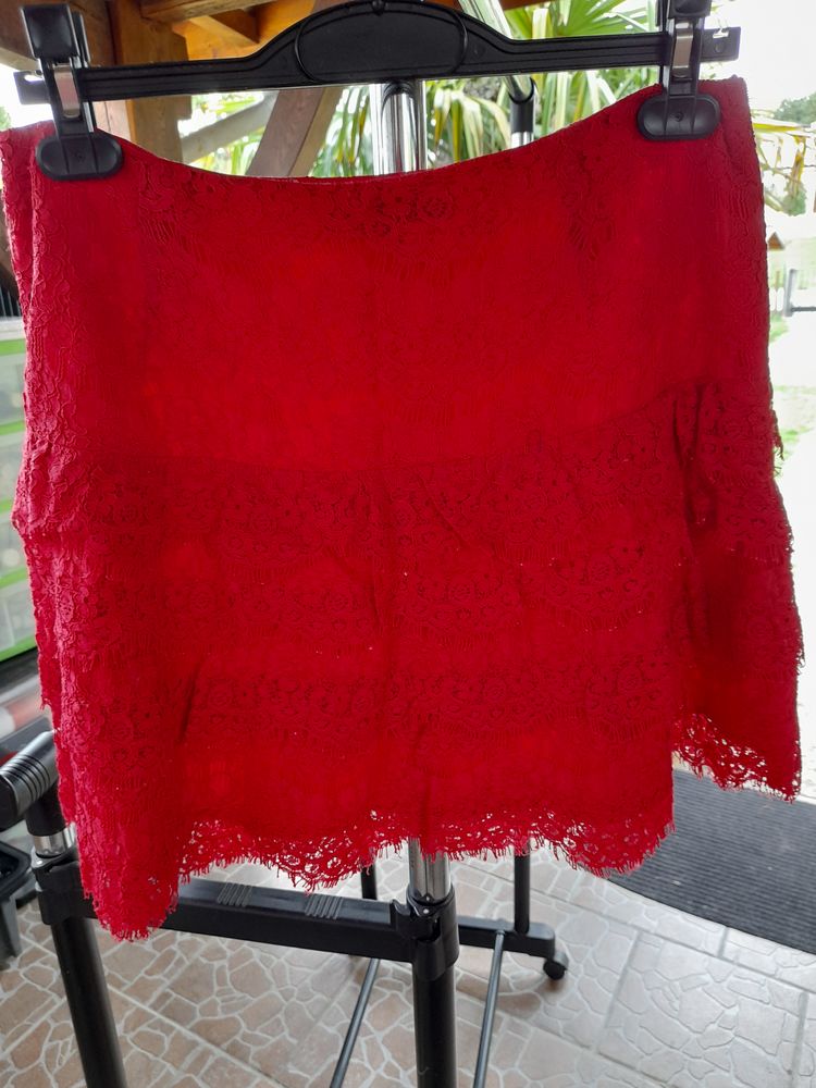 Jupe 'Avant Premi�re'. 
19 Condom (32)